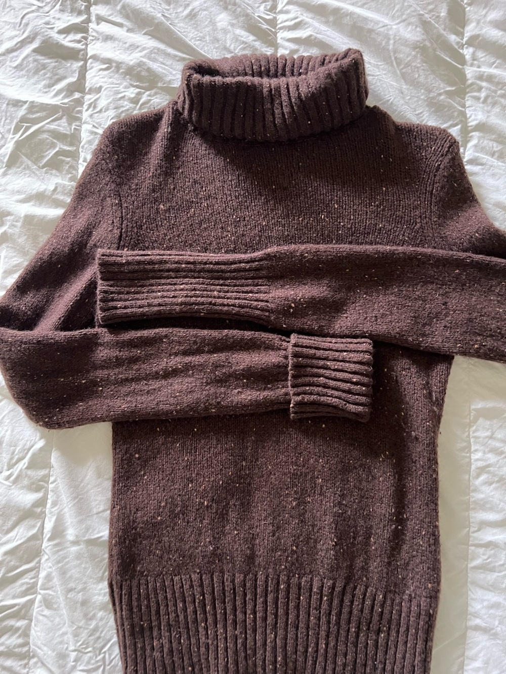 Cashmere Vince Brown Turtleneck Sweater, size M